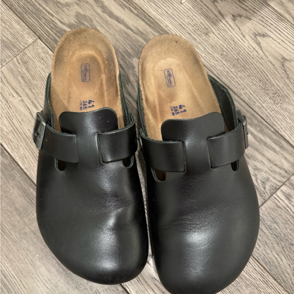 Birkenstock leather clogs